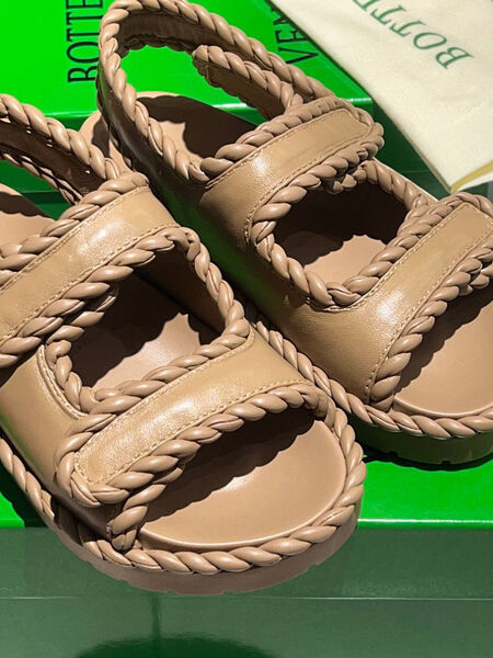 Сандалии Bottega Veneta женский кожа бежевый 152961-4