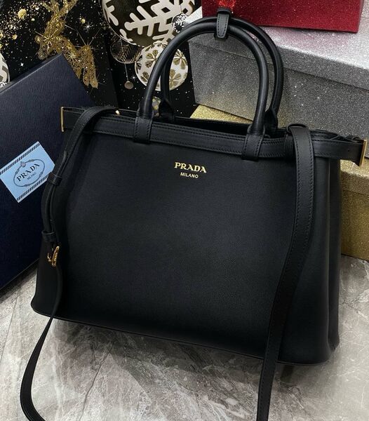 Сумка Prada женский кожа черный 135848