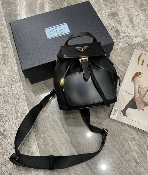 Рюкзак Prada женский кожа черный 129307-2