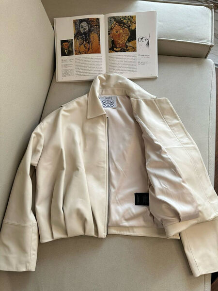 Куртка Loewe женский кожа бежевый 188580-2