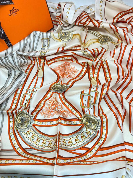 Платок Hermès женский шелк бежевый 164177