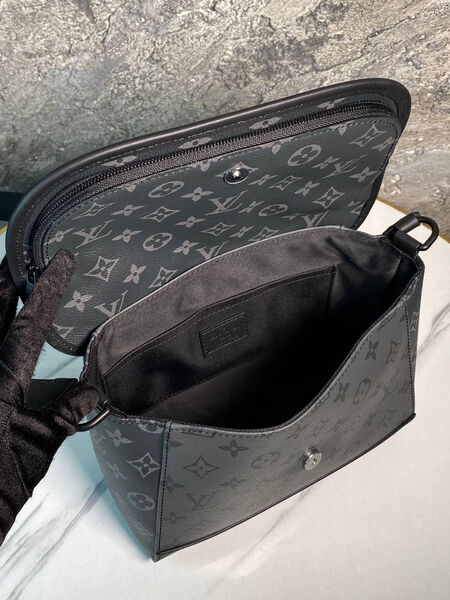 Мужская сумка мессенджер Louis Vuitton мужской кожа черный 169140-10