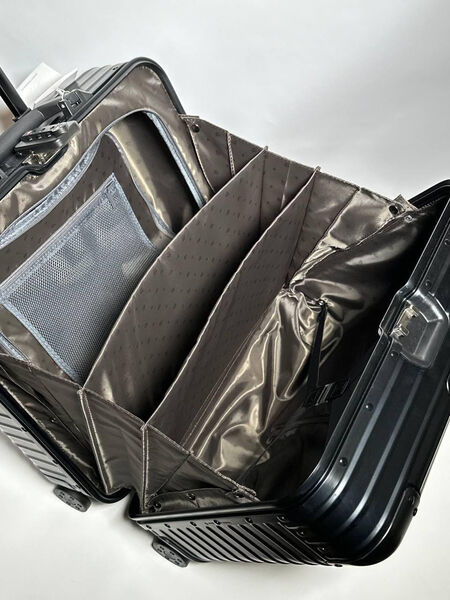 Чемодан Rimowa женский черный 132746-8
