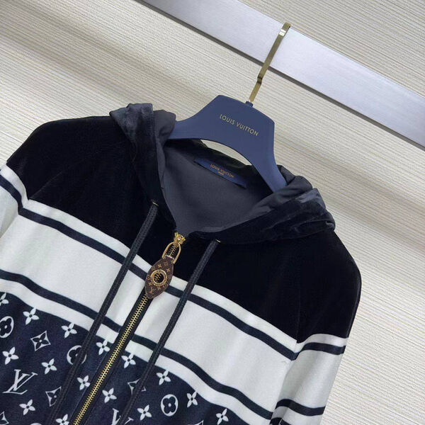 Костюм Louis Vuitton женский черный 127552-3