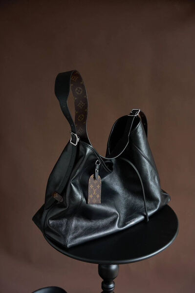 Сумка Louis Vuitton женский кожа черный 147350-6