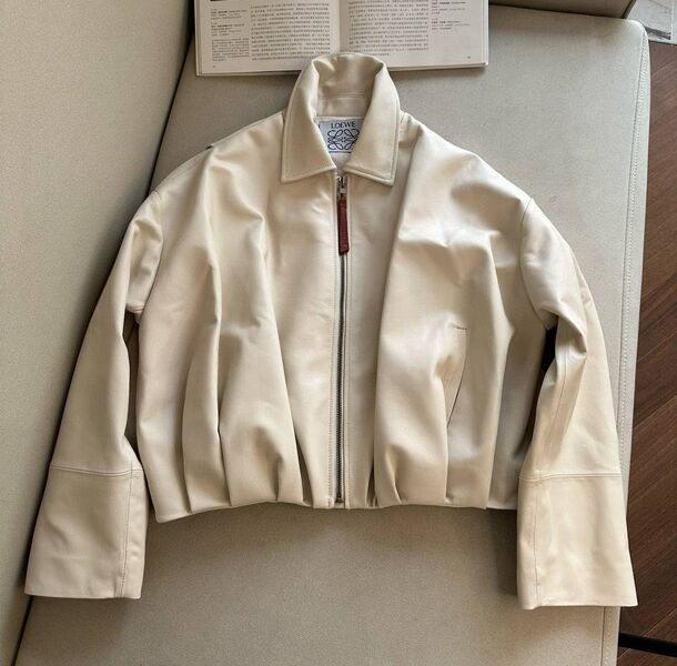 Куртка Loewe женский кожа бежевый 188580