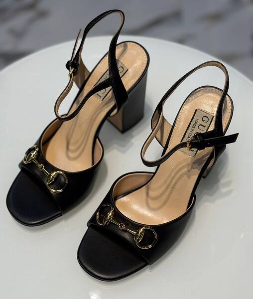 Босоножки Gucci женский кожа черный 189475