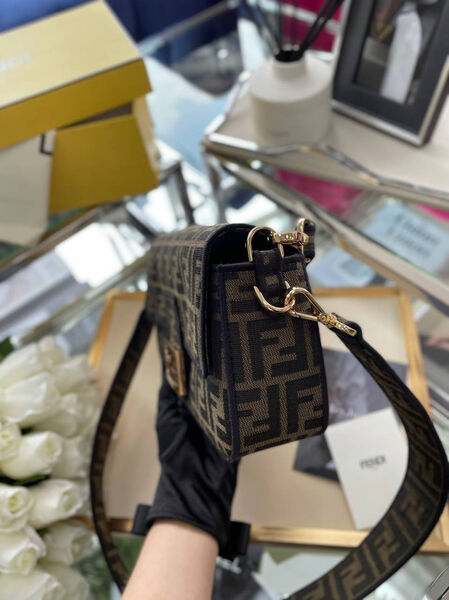 Сумка Fendi Baguette женский текстиль 97626-3