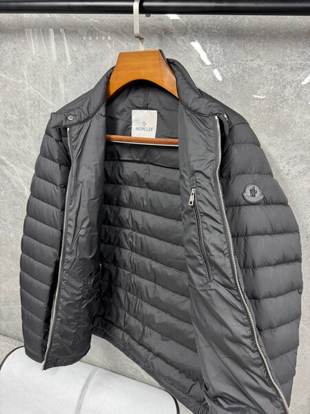 Мужская куртка Moncler мужской черный 200988-4