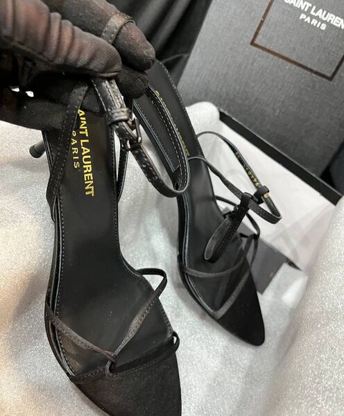 Босоножки Saint Laurent женский кожа черный 155611