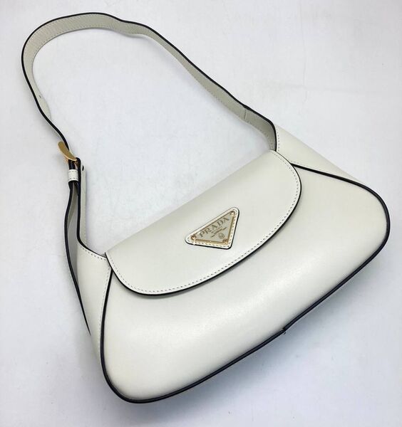 Сумка Prada женский кожа белый 149595