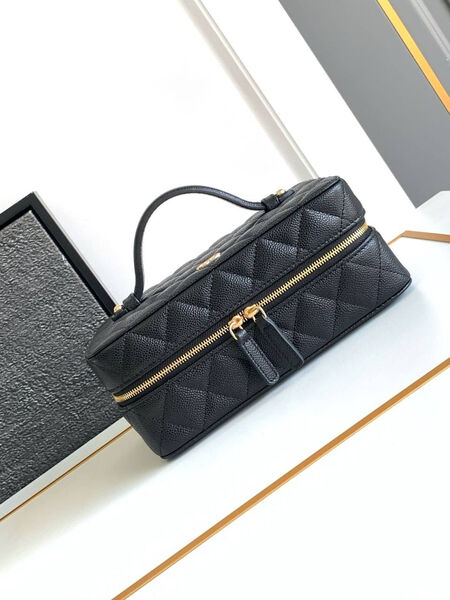 Косметичка Chanel женский кожа черный 156327-2
