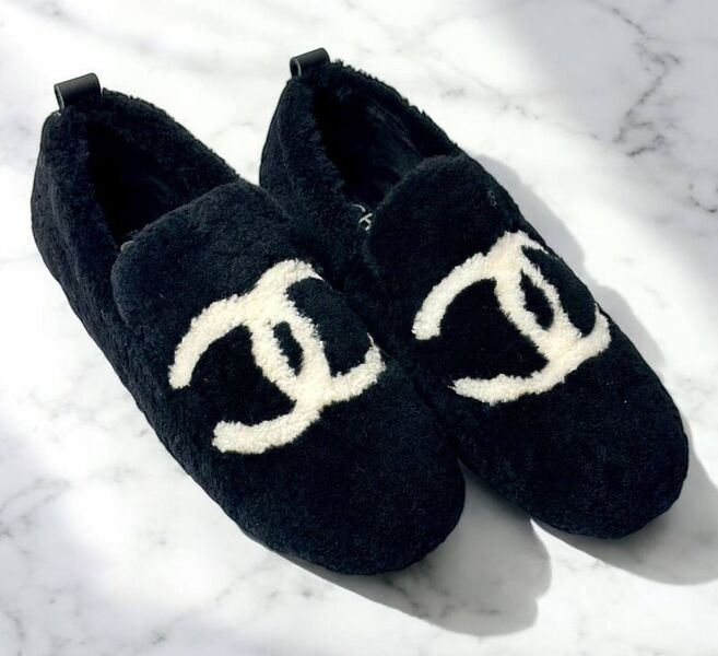 Лоферы Chanel женский натуральный мех черный 164318