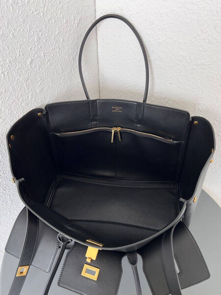 Сумка Balenciaga женский кожа черный 158402-9