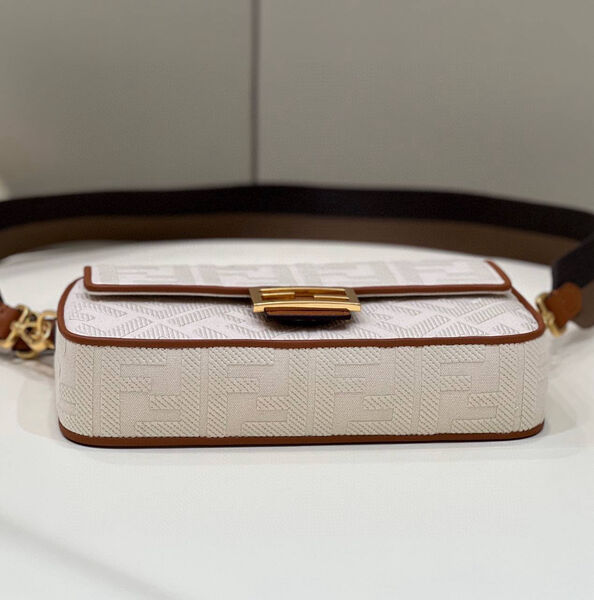 Сумка Fendi Baguette женский текстиль бежевый 142095-3