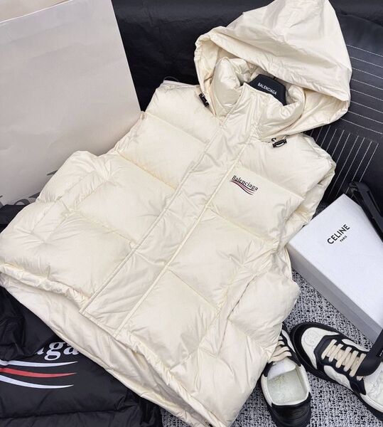 Жилет Balenciaga женский белый 124997