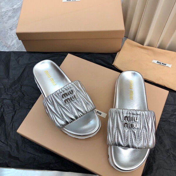 Шлепки Miu Miu женский кожа графитовый 109219-2