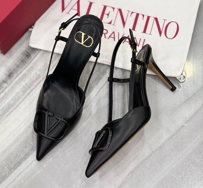 Туфли Valentino женский кожа черный 134107