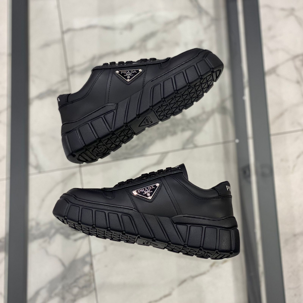 Кроссовки Prada женский кожа черный 36256-4