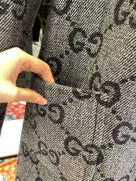 Пальто Gucci женский графитовый 126933-4