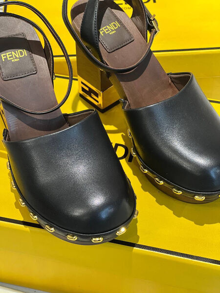 Туфли Fendi женский кожа черный 117041-4