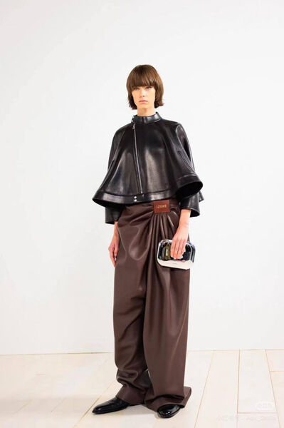 Брюки Loewe женский кожа 197726-3