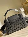 Сумка Louis Vuitton Capucines женский кожа черный 76640-5