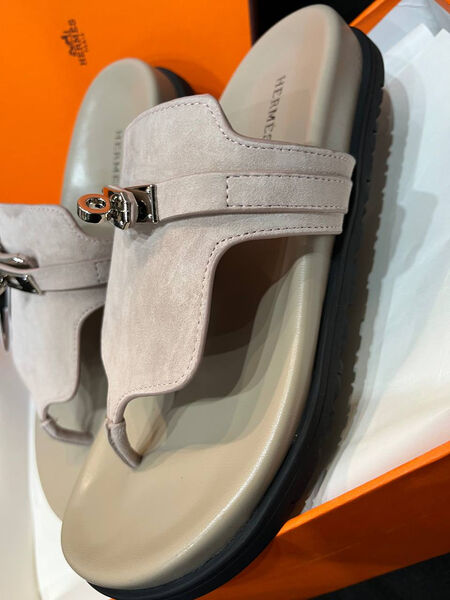 Шлепки Hermès женский замша графитовый 155351-2