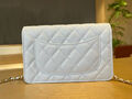 Сумка Chanel женский кожа белый 196541-2