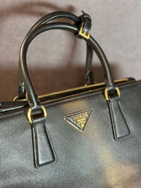 Сумка Prada женский кожа черный 158962-3