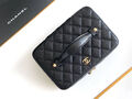 Косметичка Chanel женский кожа черный 156327-6