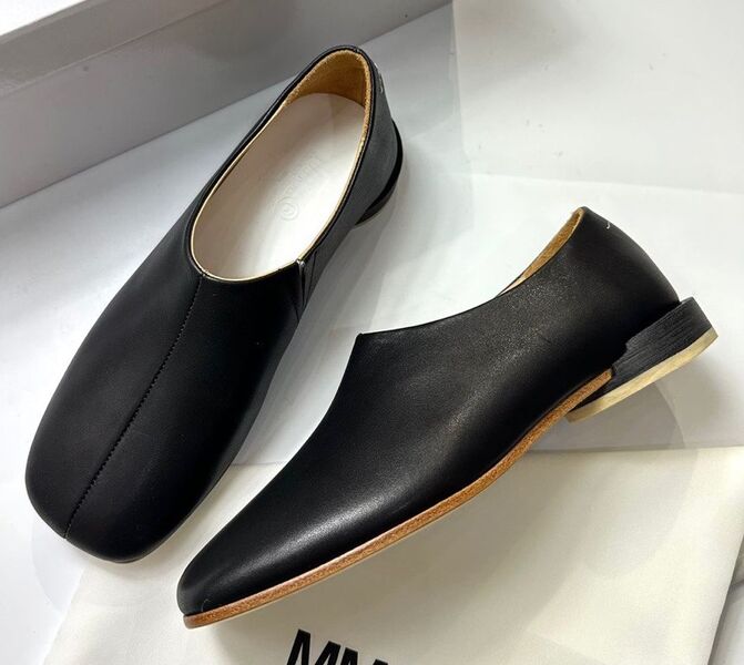 Лоферы Maison Margiela женский кожа swift черный,белый 123941