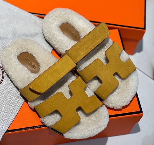 Шлепки Hermès женский замша горчичный 120083