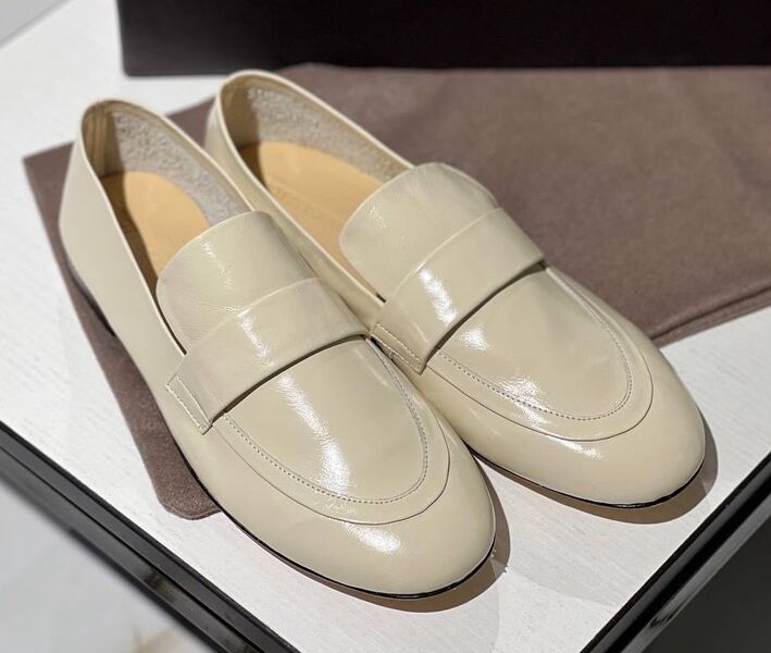 Лоферы Bottega Veneta женский кожа графитовый 113832