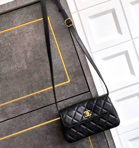 Сумка Chanel женский кожа черный 195885