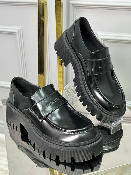 Ботинки Balenciaga женский кожа черный 127433