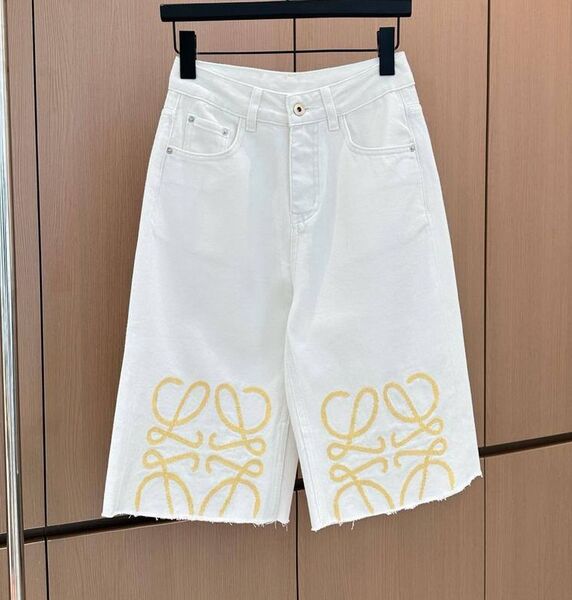 Шорты Loewe женский белый 188153