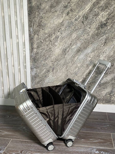 Чемодан Rimowa женский графитовый 132934-11