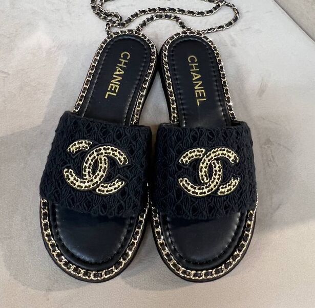 Шлепки Chanel женский кожа черный 190826
