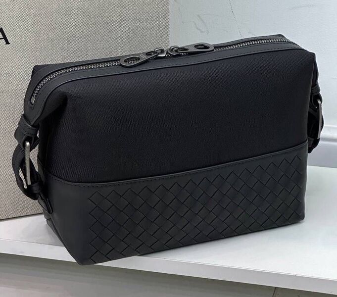Мужской клатч Bottega Veneta мужской кожа черный 152932