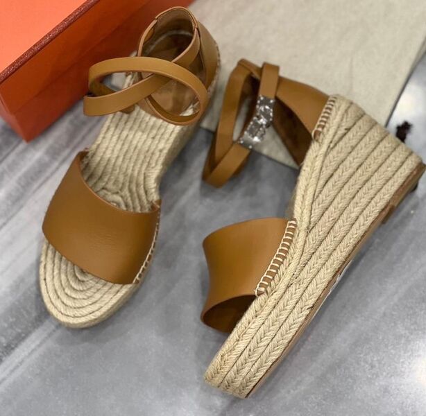 Босоножки Hermès женский кожа бежевый 106297