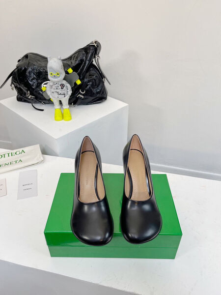 Туфли Bottega Veneta женский кожа черный 147144-3