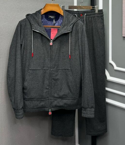 Мужской костюм Kiton мужской графитовый 168102