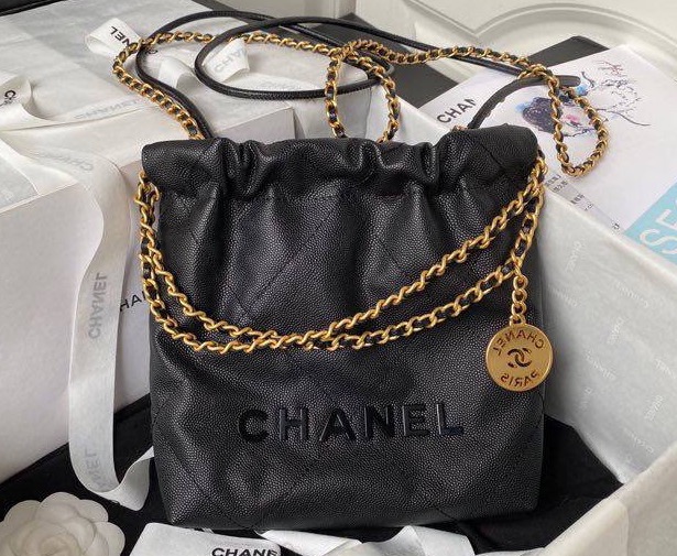 Сумка Chanel 22 женский кожа черный 126349