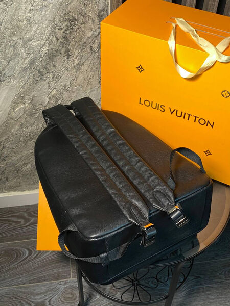 Мужской рюкзак Louis Vuitton мужской кожа черный 133952-5
