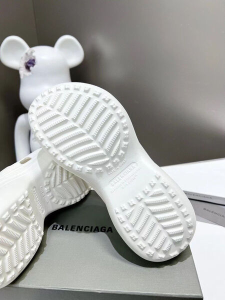 Шлепки Balenciaga женский белый 106213-5