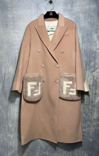 Пальто Fendi женский бежевый 125654-2