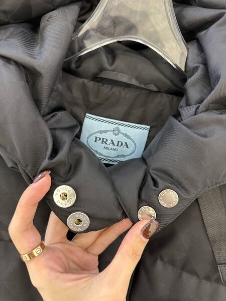 Пуховик Prada женский черный 132254-3