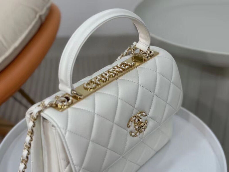 Сумка Chanel женский кожа белый 118803-2