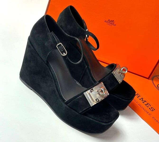 Босоножки Hermès женский замша черный 149093